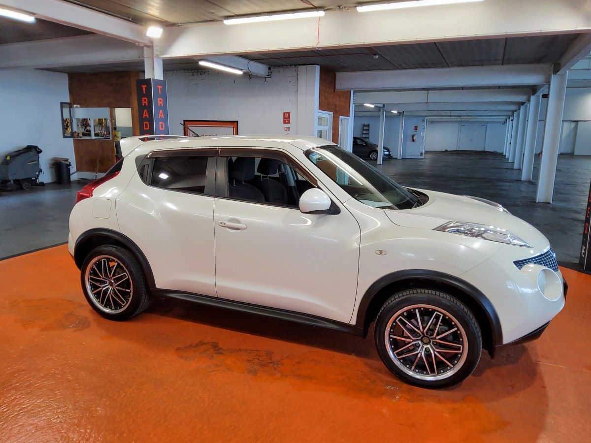 Nissan Juke 1.6 litre petrol SV CVT