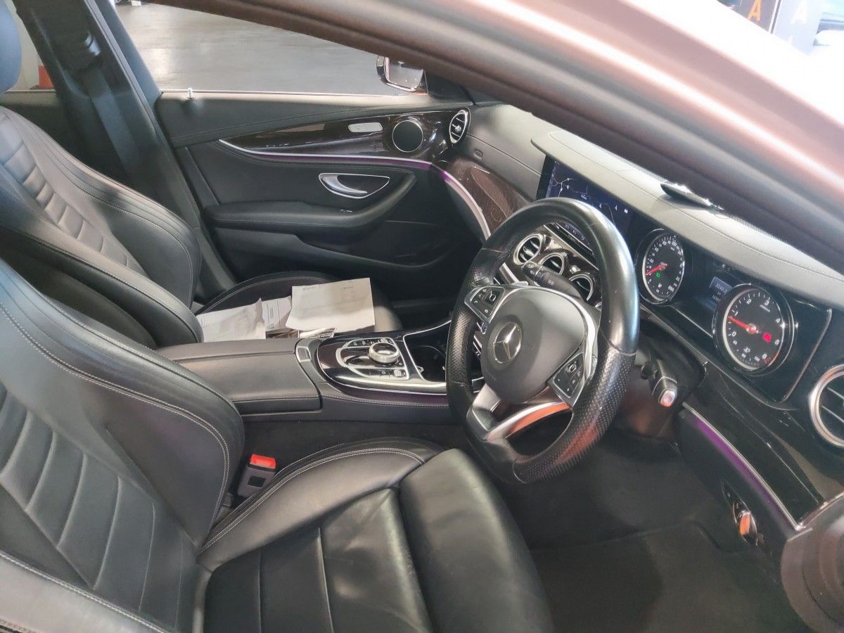 Mercedes-Benz E-Class E 220 D AMG LINE A/T