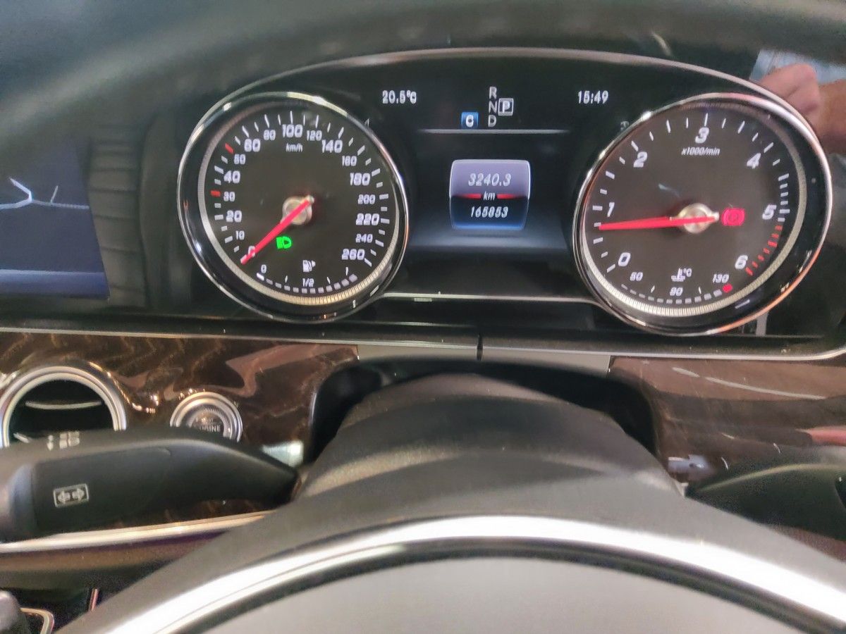 Mercedes-Benz E-Class E 220 D AMG LINE A/T