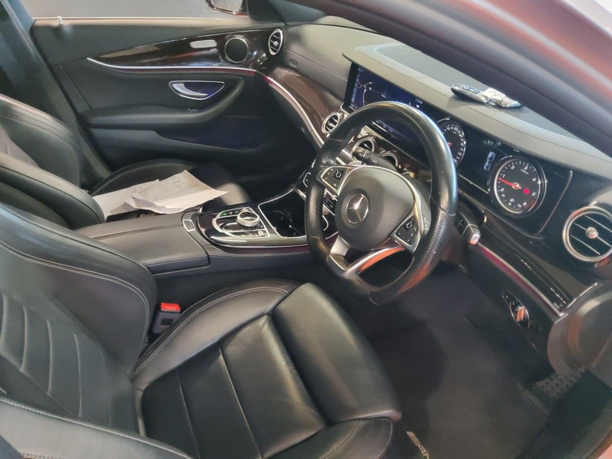 Mercedes-Benz E-Class E 220 D AMG LINE A/T