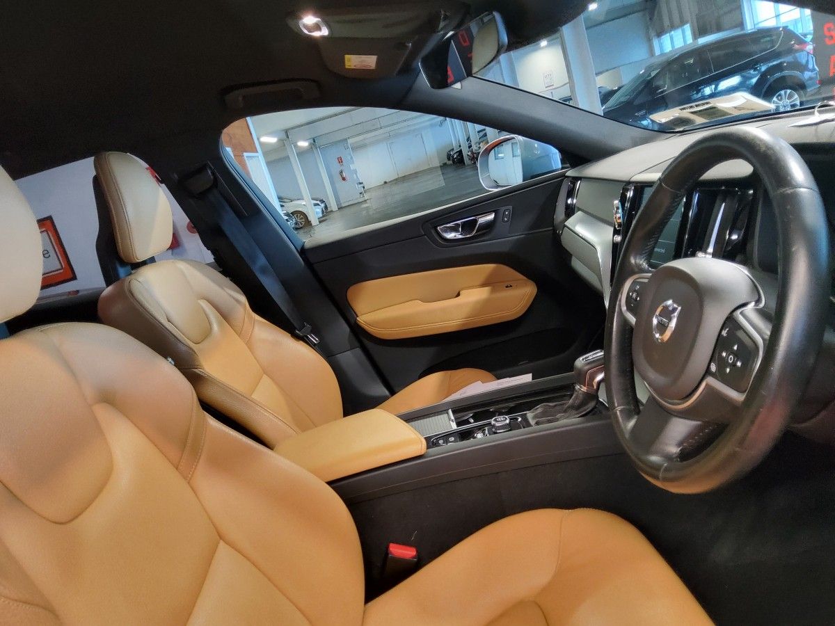 Volvo XC60 D4 (190hp) AWD Momentum Automatic