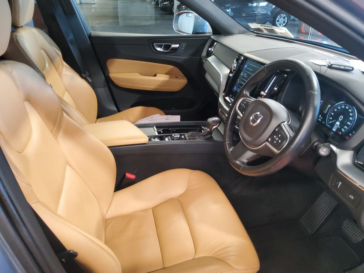 Volvo XC60 D4 (190hp) AWD Momentum Automatic