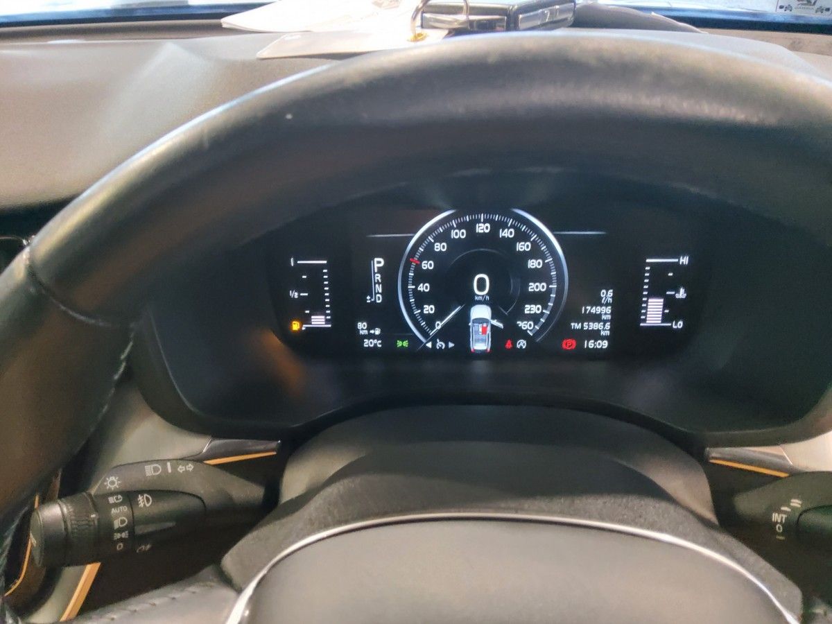 Volvo XC60 D4 (190hp) AWD Momentum Automatic