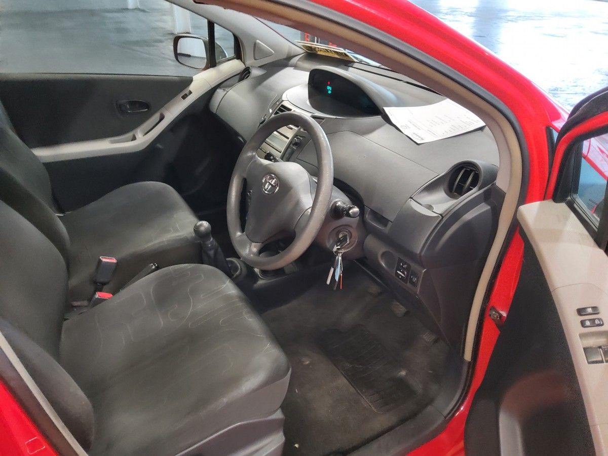 Toyota Yaris 1.0 VVT-i Terra