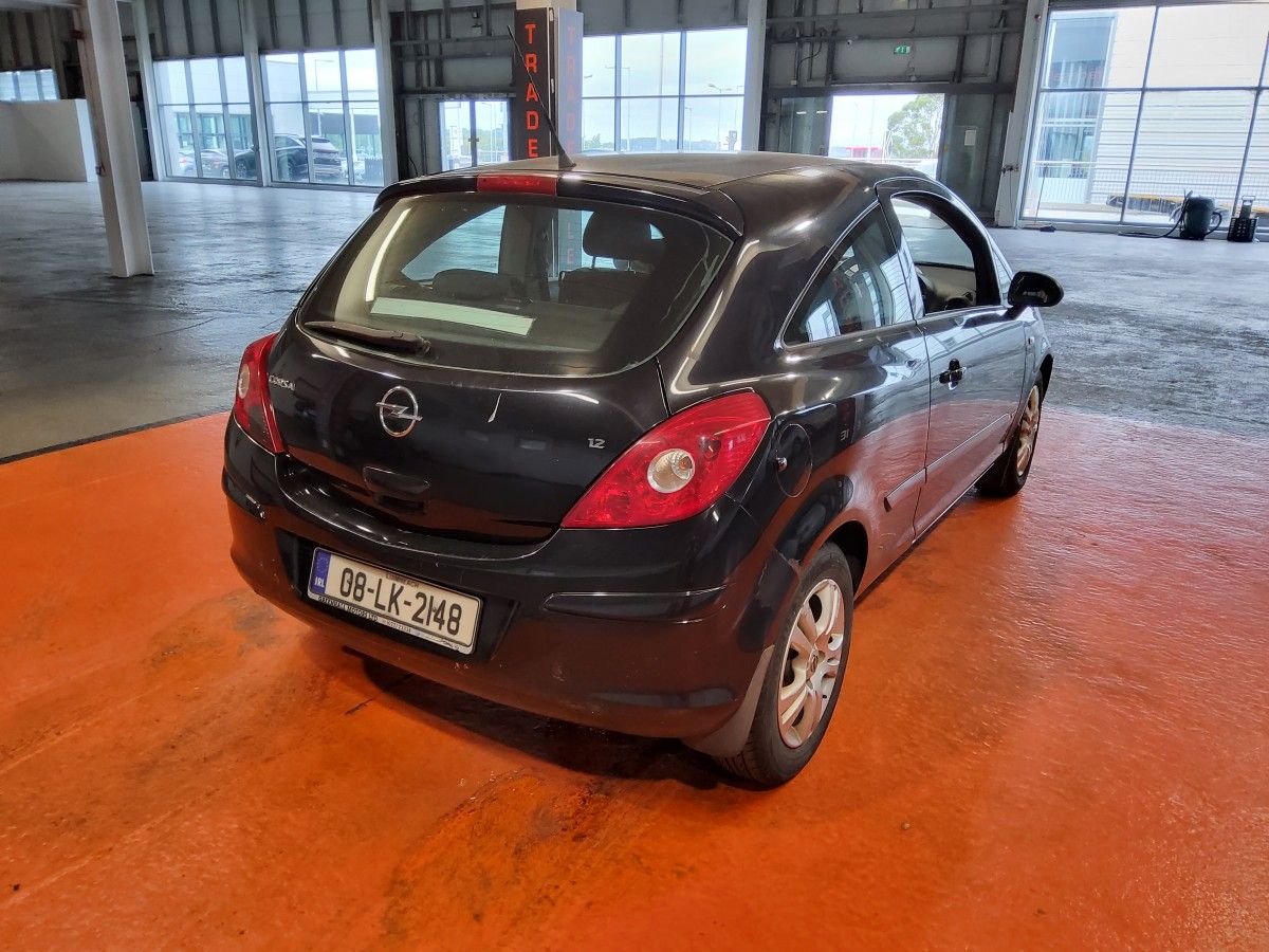 Opel Corsa 1.2i 16v CLUB 3 DR