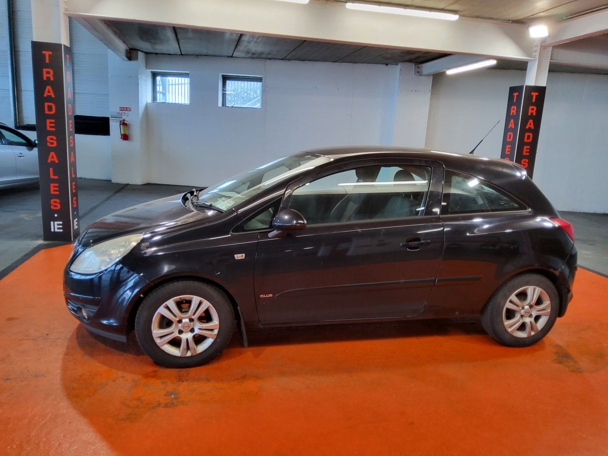 Opel Corsa 1.2i 16v CLUB 3 DR