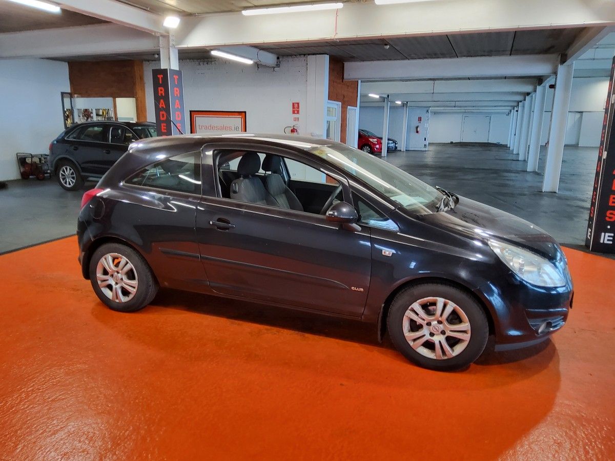 Opel Corsa 1.2i 16v CLUB 3 DR