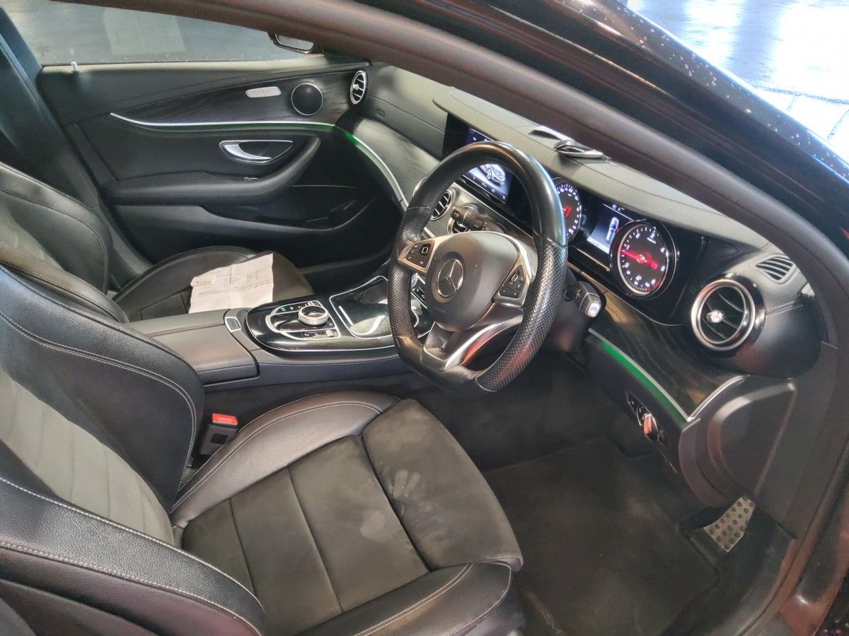 Mercedes-Benz E-Class E220 AMG D A LINE