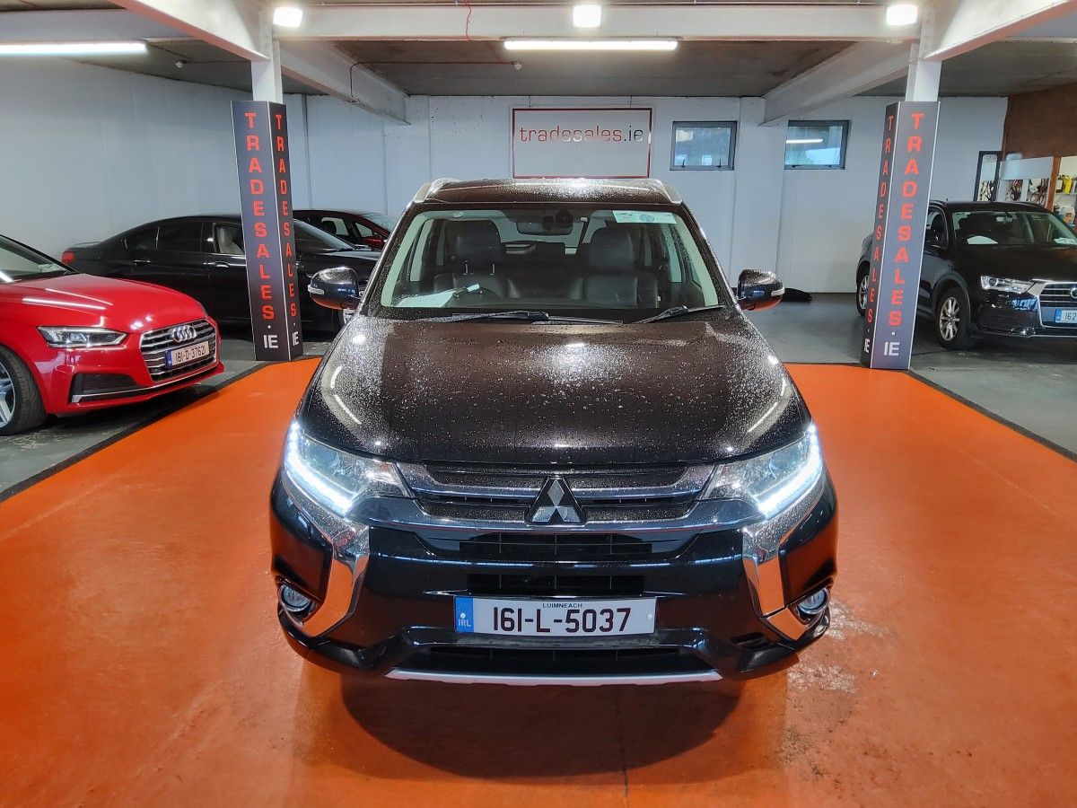 Mitsubishi Outlander PHEV 2.0L MIVEC 4WD 5-Seater Instyle