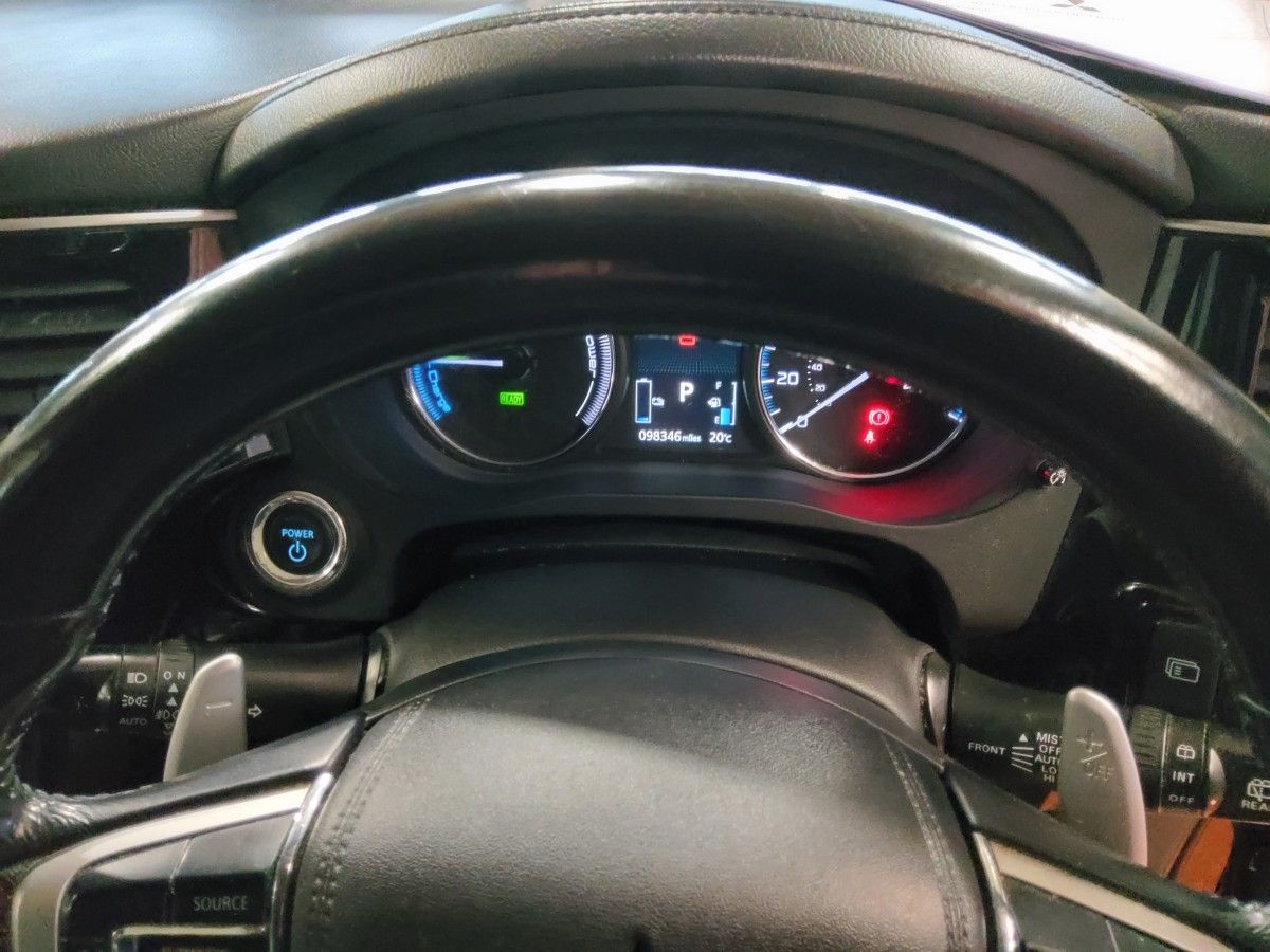 Mitsubishi Outlander PHEV 2.0L MIVEC 4WD 5-Seater Instyle