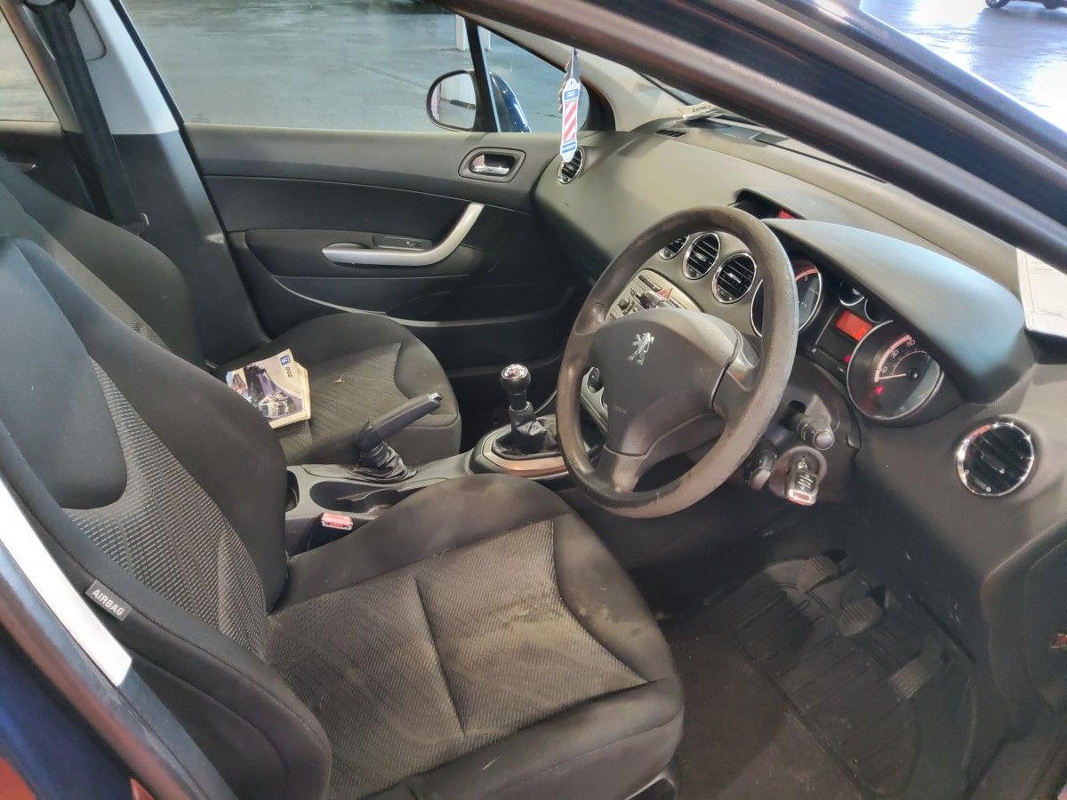 Peugeot 308 1.6 HDI 90 5 dr S