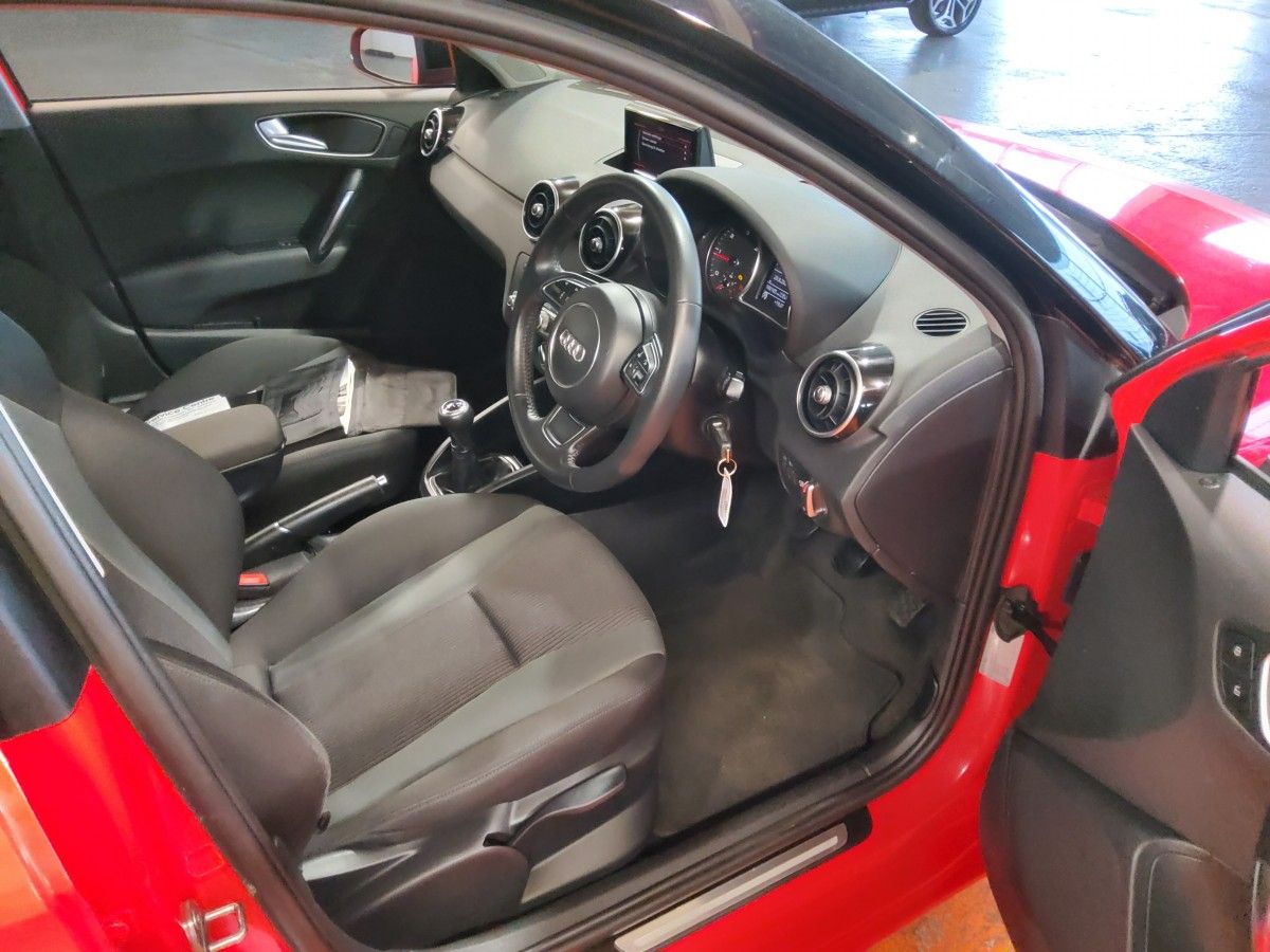 Audi A1 1.4TDI 90HP SE