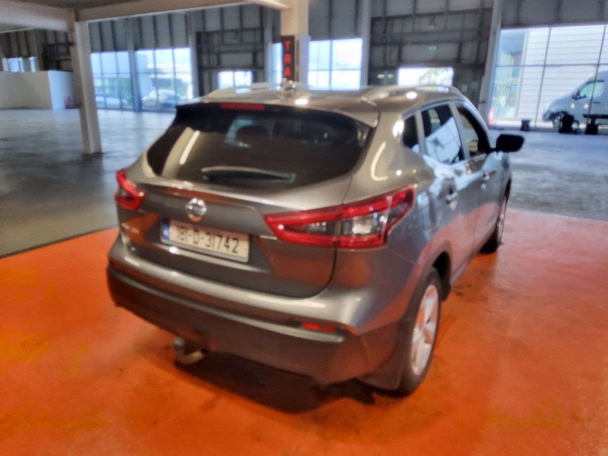 Nissan QASHQAI 1.2 PET SV CVT