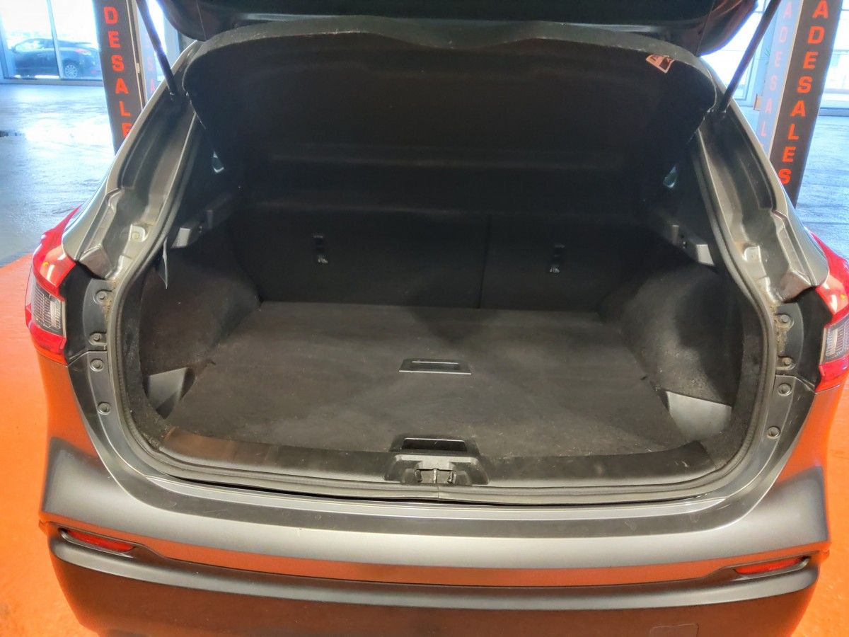 Nissan QASHQAI 1.2 PET SV CVT
