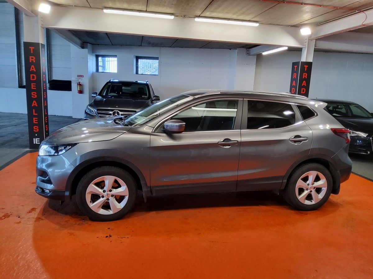 Nissan QASHQAI 1.2 PET SV CVT