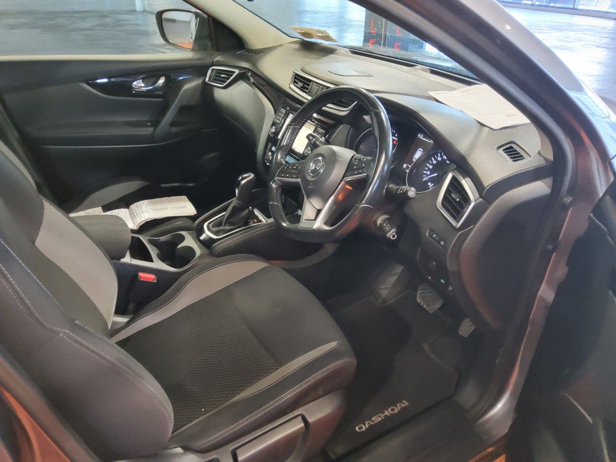 Nissan QASHQAI 1.2 PET SV CVT