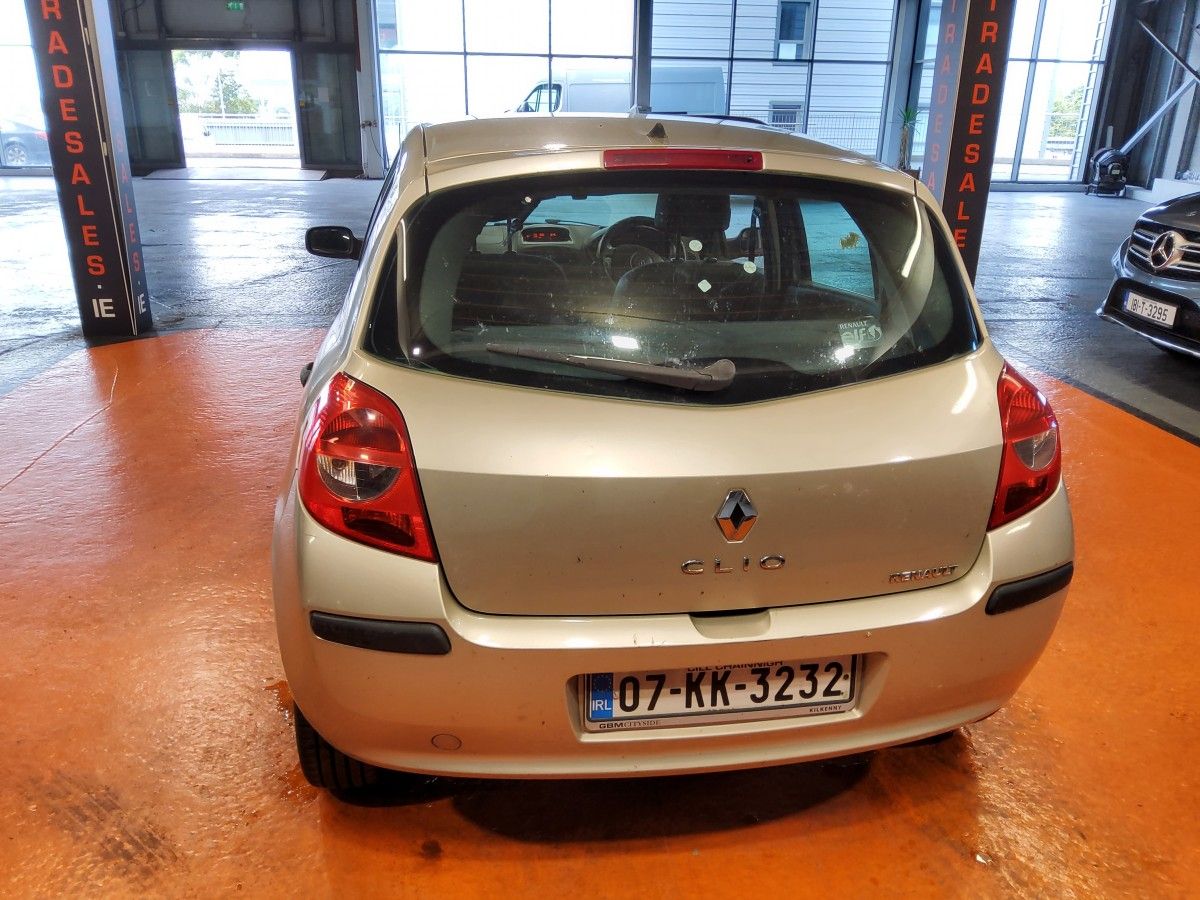 Renault Clio 1.2 16V AUTHENTIQUE