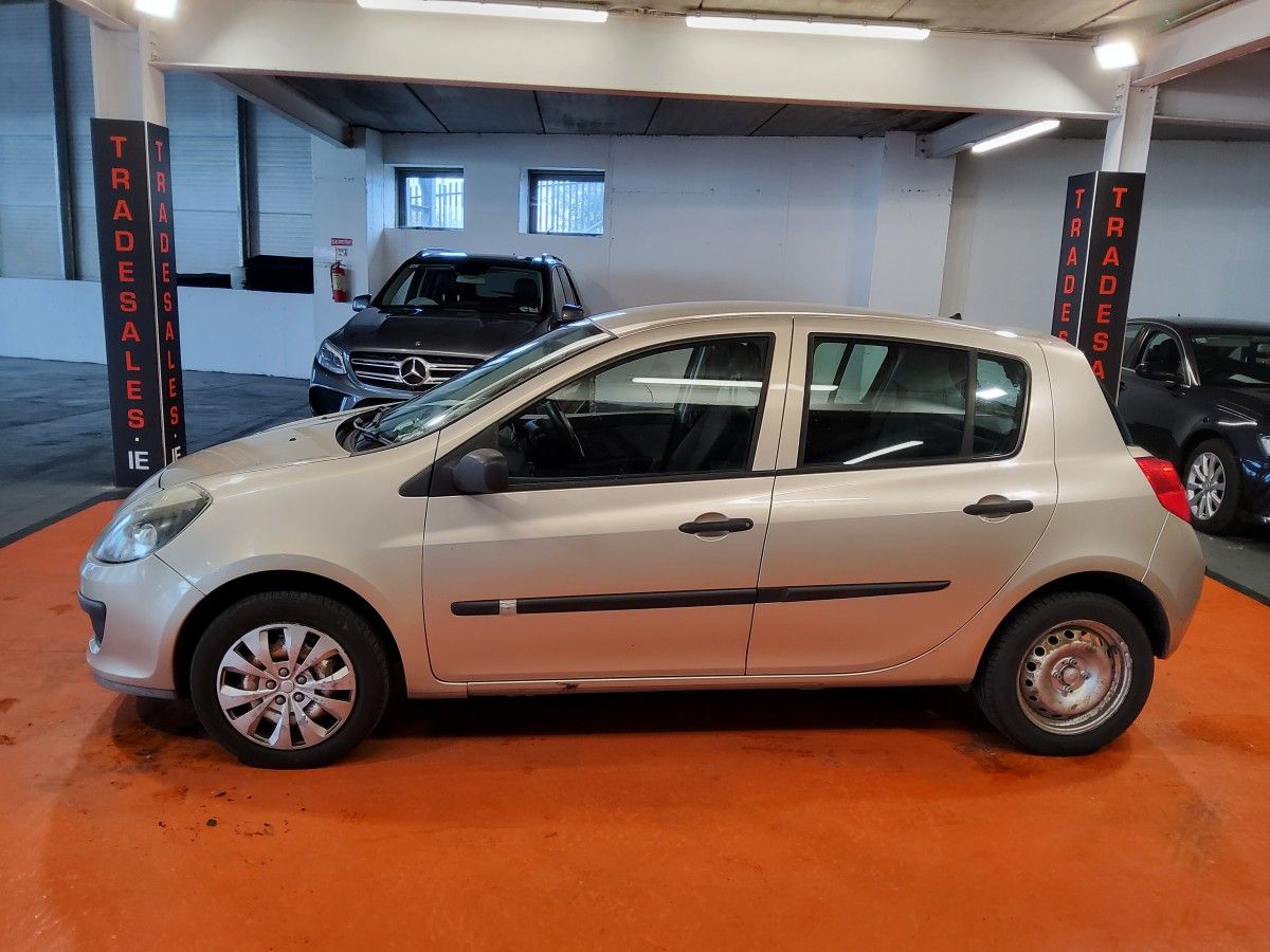 Renault Clio 1.2 16V AUTHENTIQUE