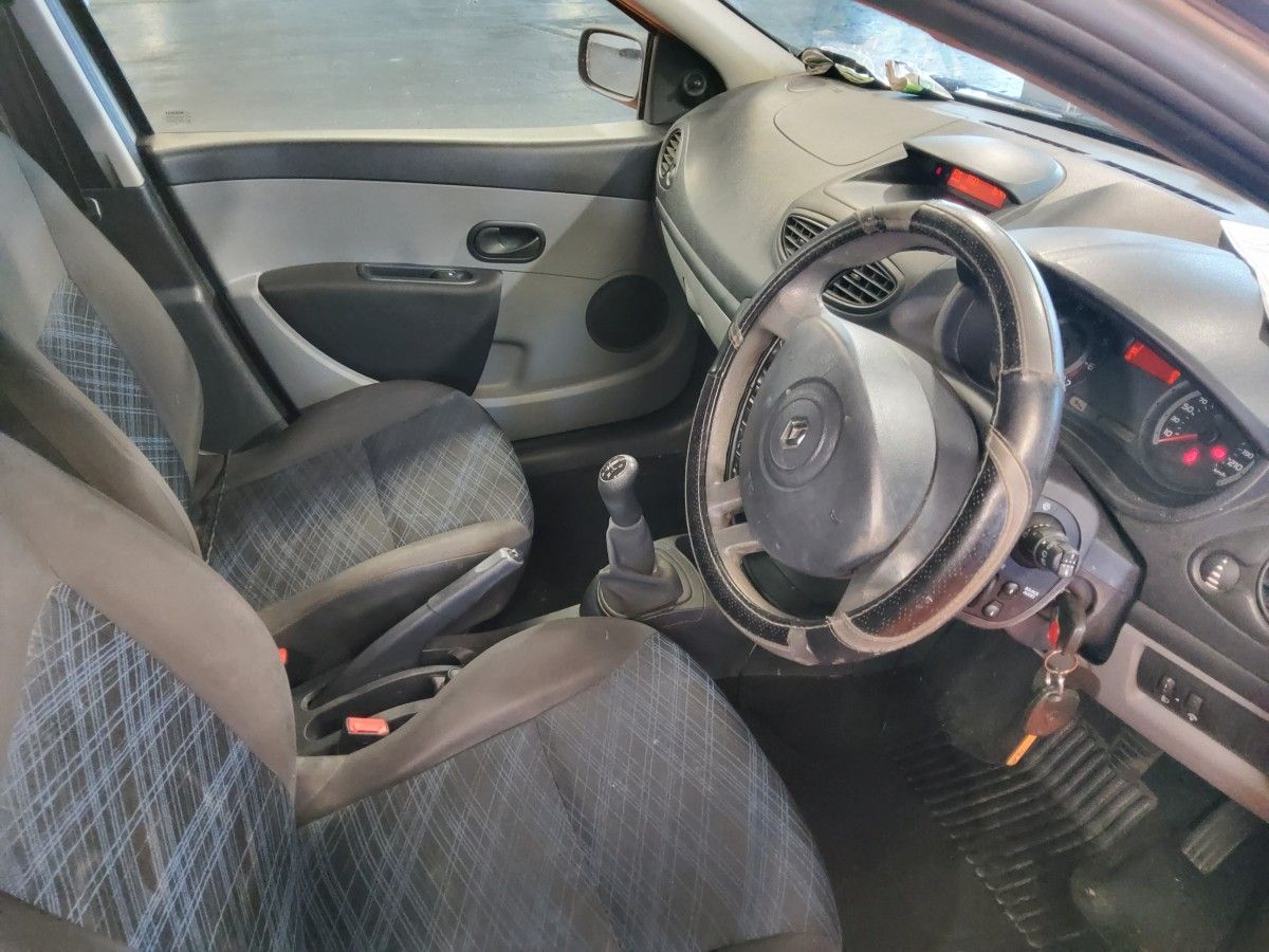Renault Clio 1.2 16V AUTHENTIQUE