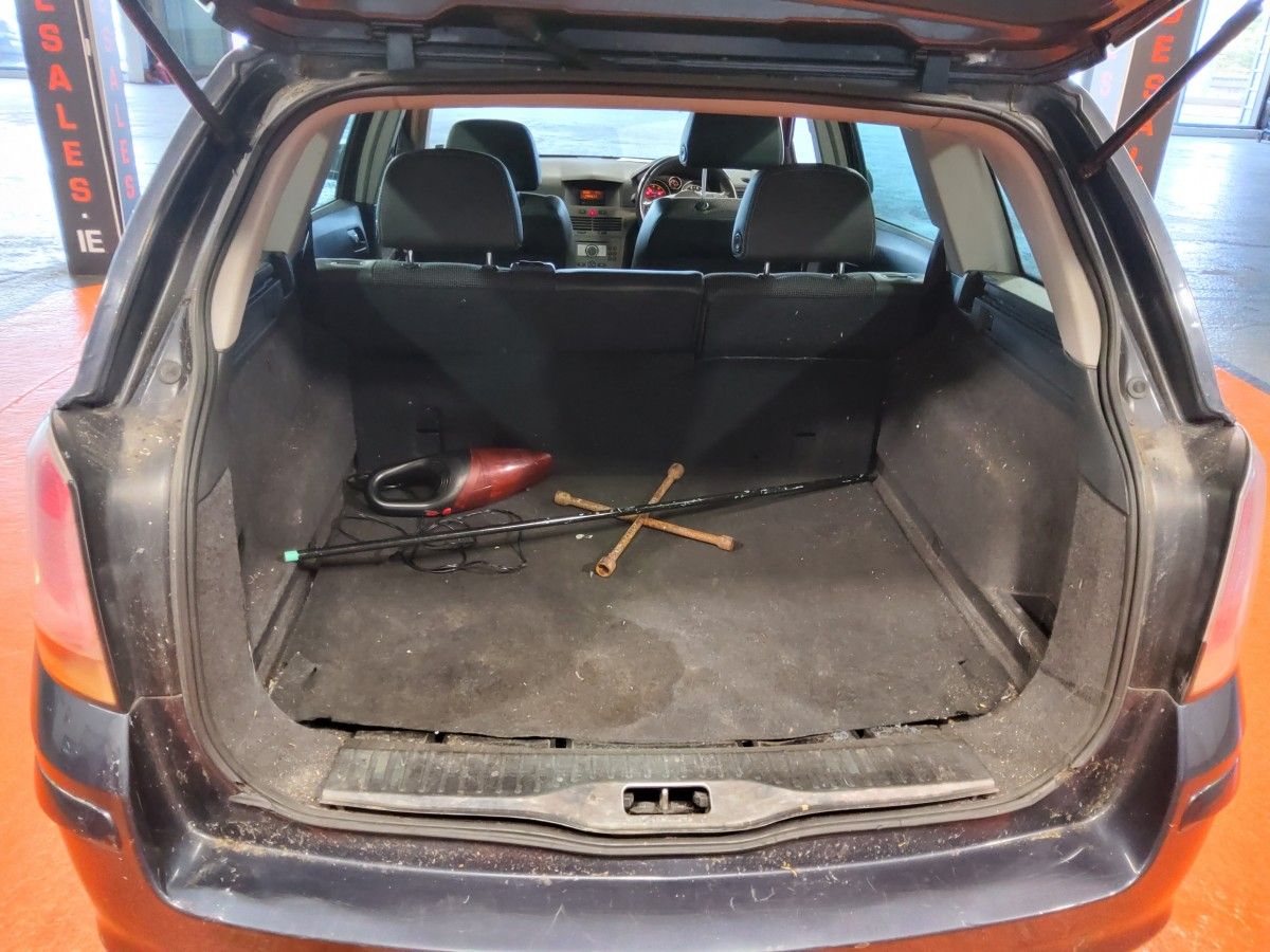 Vauxhall Astra ASTRA 1.8      DESIGN 5 DR AUT