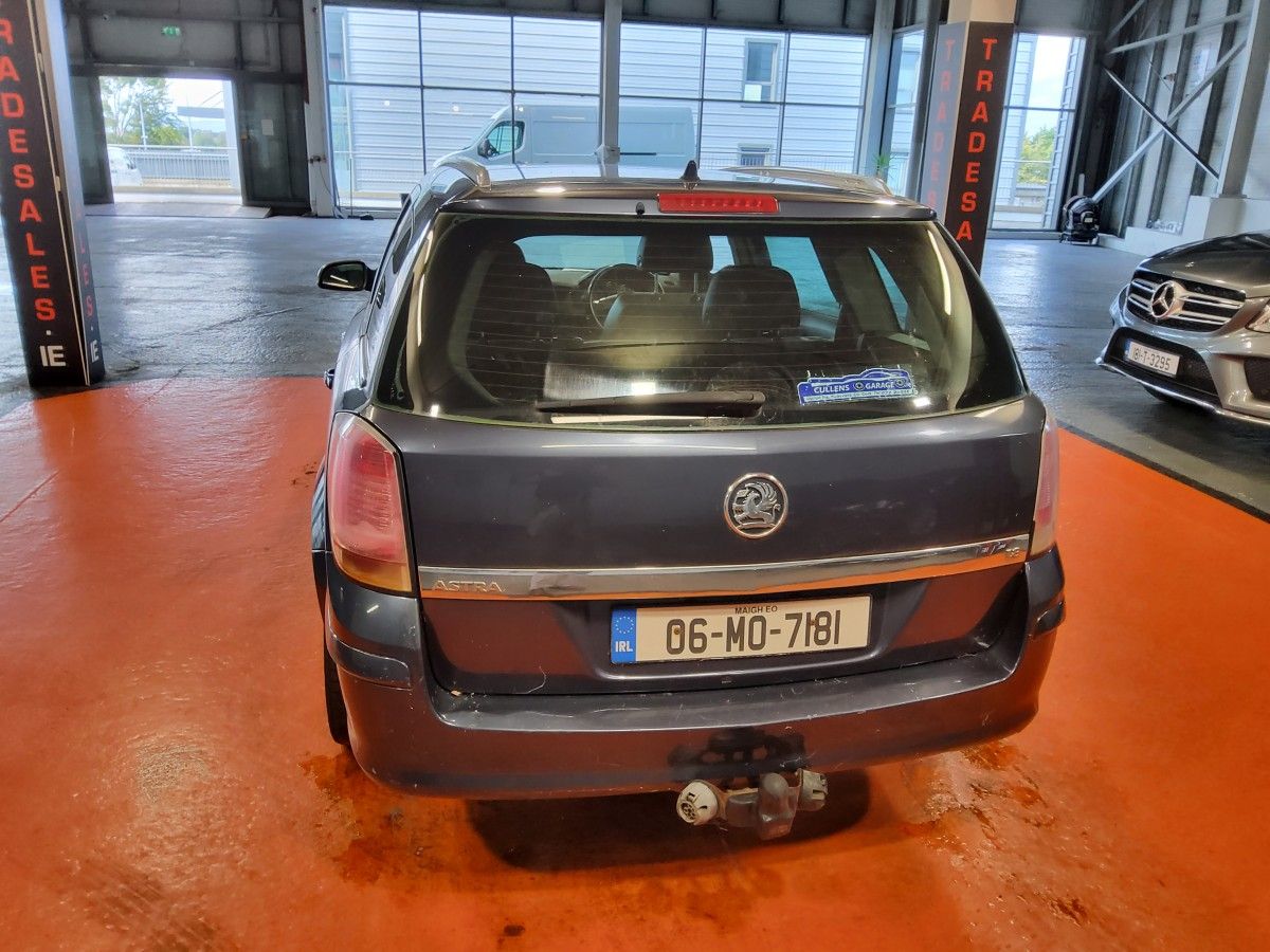 Vauxhall Astra ASTRA 1.8      DESIGN 5 DR AUT