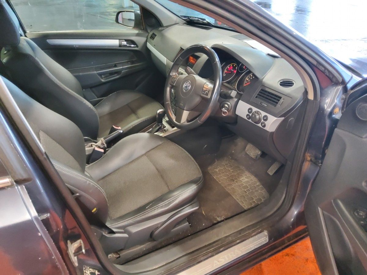 Vauxhall Astra ASTRA 1.8      DESIGN 5 DR AUT