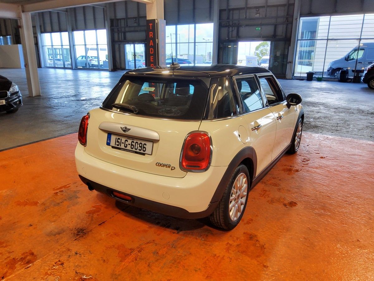 MINI Cooper Cooper D