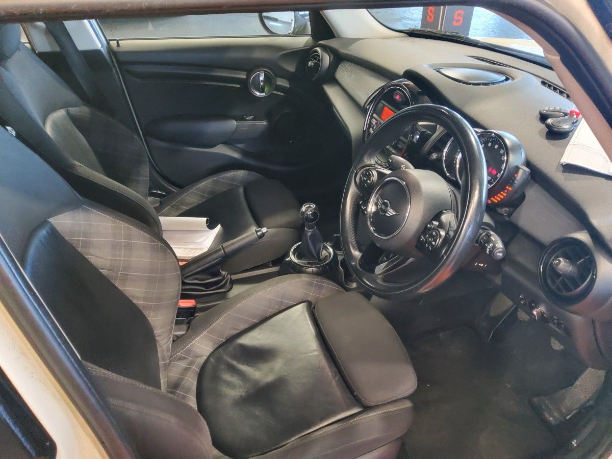 MINI Cooper Cooper D