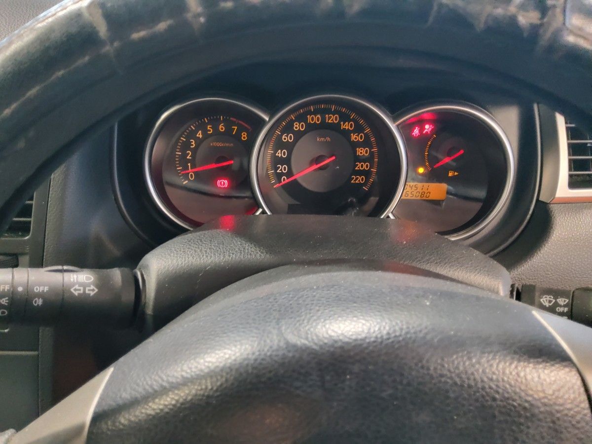 Nissan Tiida 1.6 SE