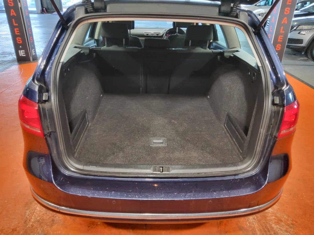 Volkswagen Passat 2.0 TDI COMFORTLINE BLUEMOTION TECH VAR
