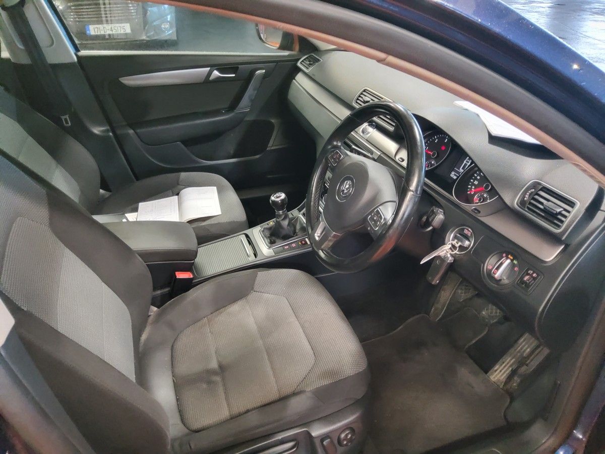 Volkswagen Passat 2.0 TDI COMFORTLINE BLUEMOTION TECH VAR