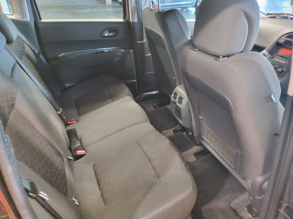 Peugeot 3008 1.6 Hdi 115 bhp Active Grip Control