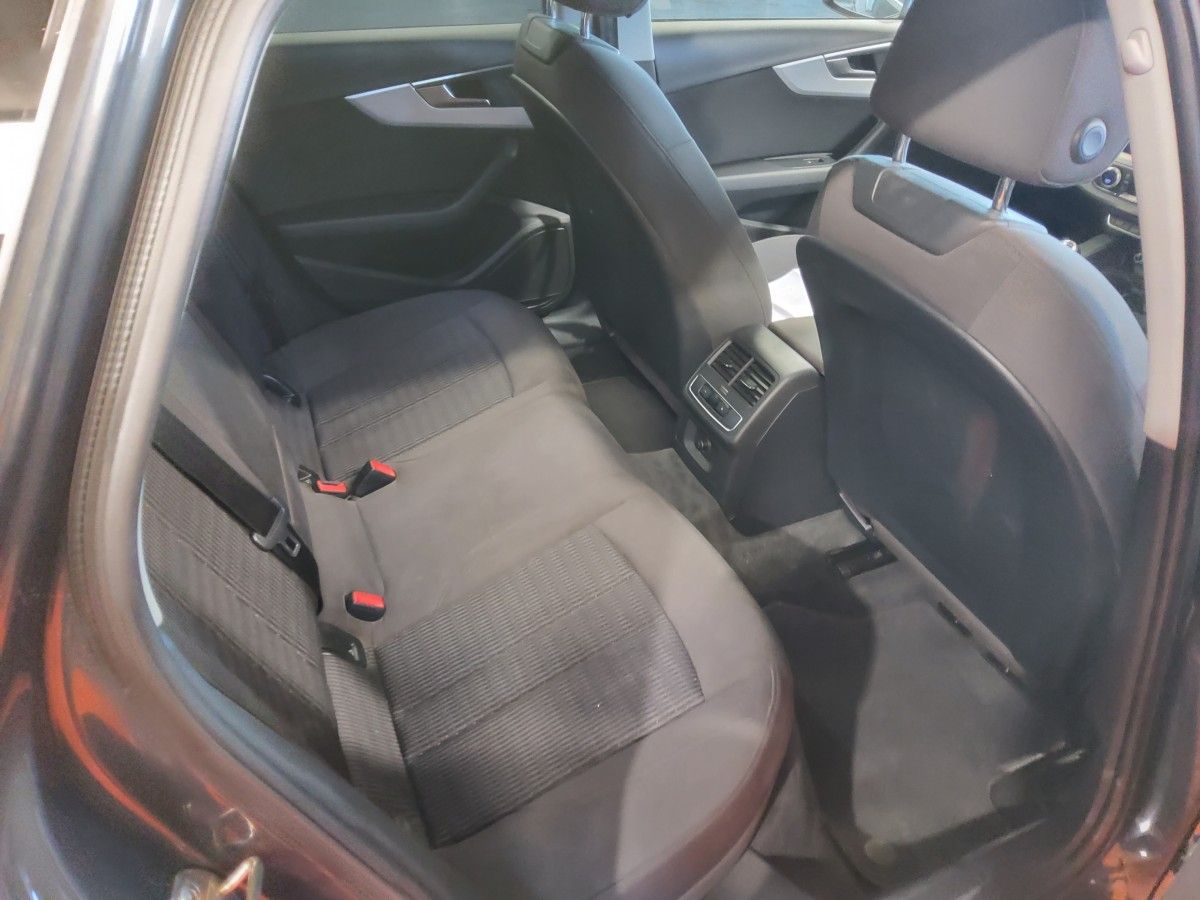 Audi A4 2.0TDI 150HP SE Ultra