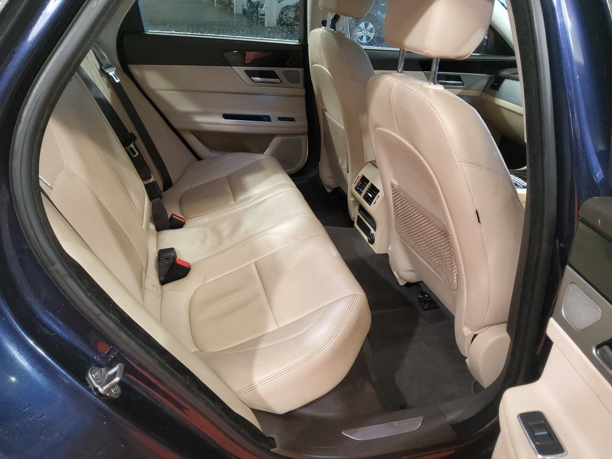 Jaguar XF 2.0 D 163PS Prestige Automatic