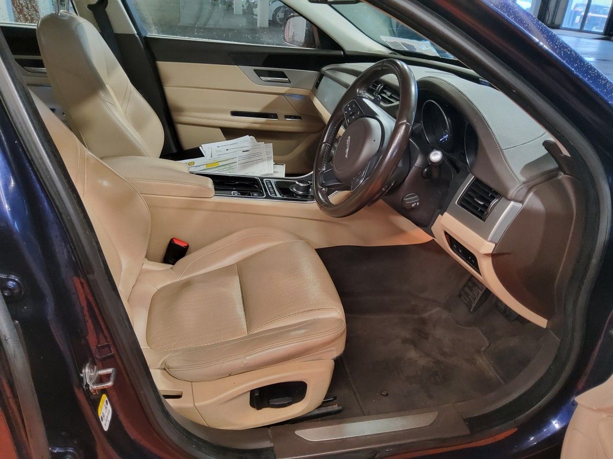 Jaguar XF 2.0 D 163PS Prestige Automatic