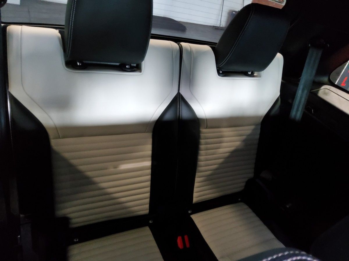 Land Rover Discovery 3.0D I6 249 PS AWD Auto R-Dynamic HSE