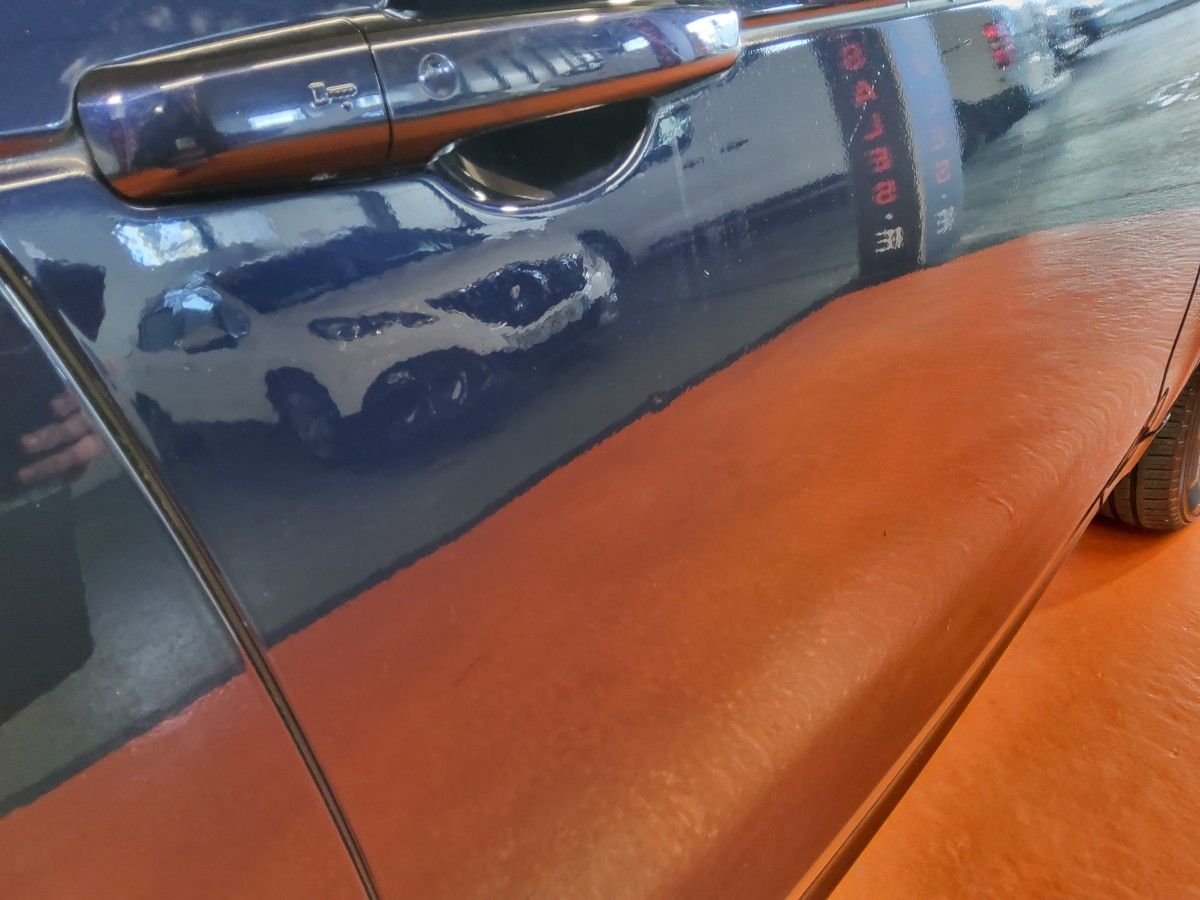 Land Rover Discovery 3.0D I6 249 PS AWD Auto R-Dynamic HSE