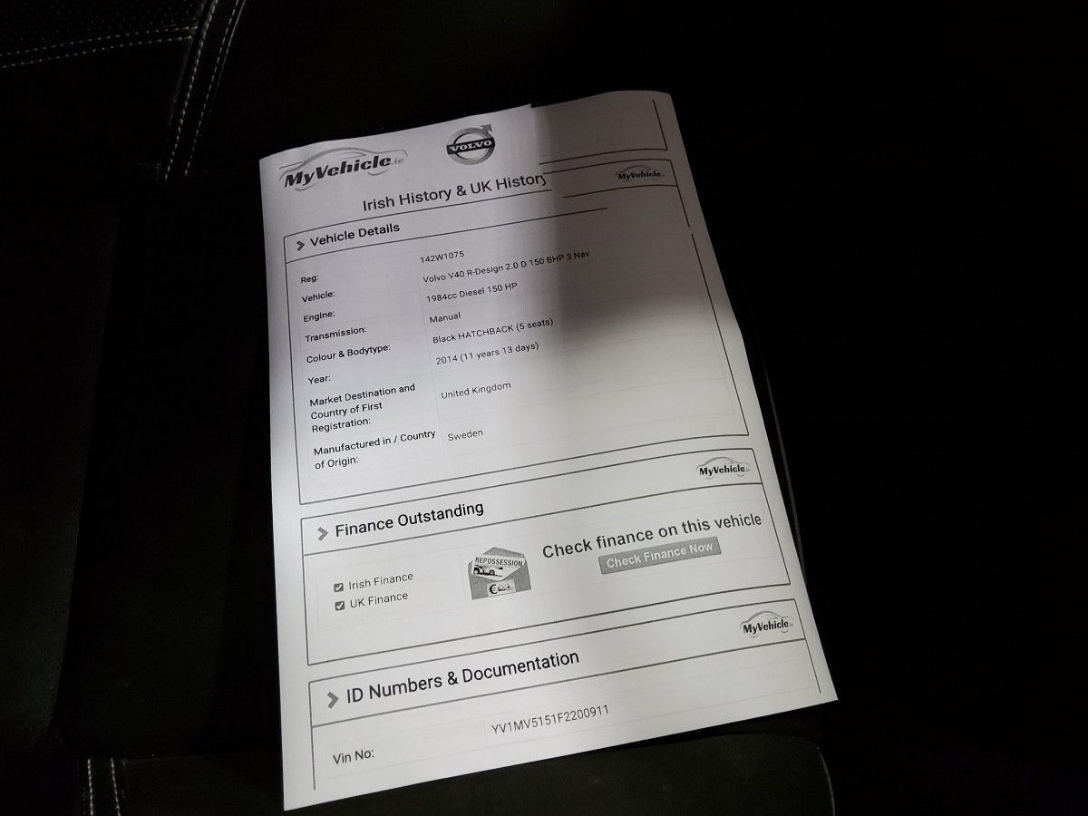 Volvo V40 2.0 D3 150PS R-DESIGN