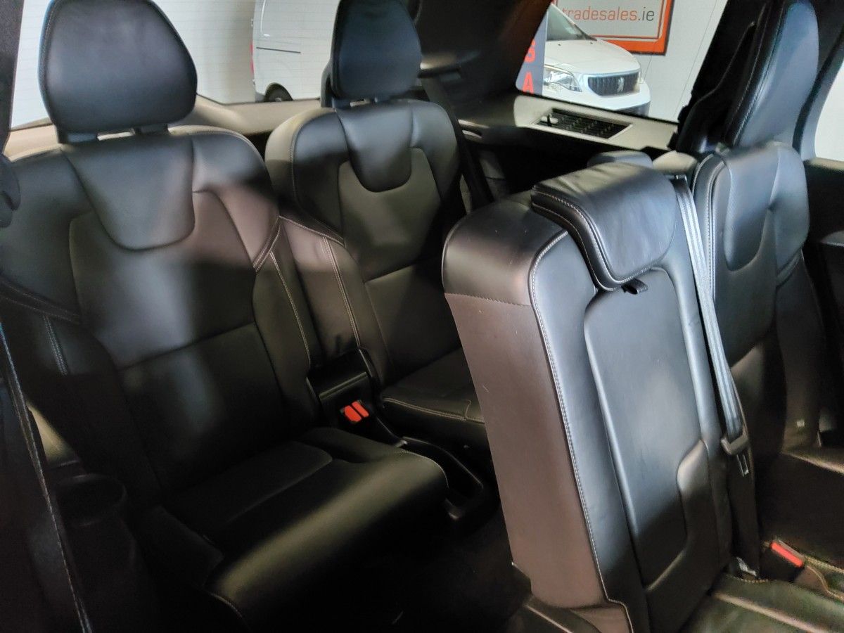 Volvo XC90 T8 (407hp) PHEV R-Design Geartronic