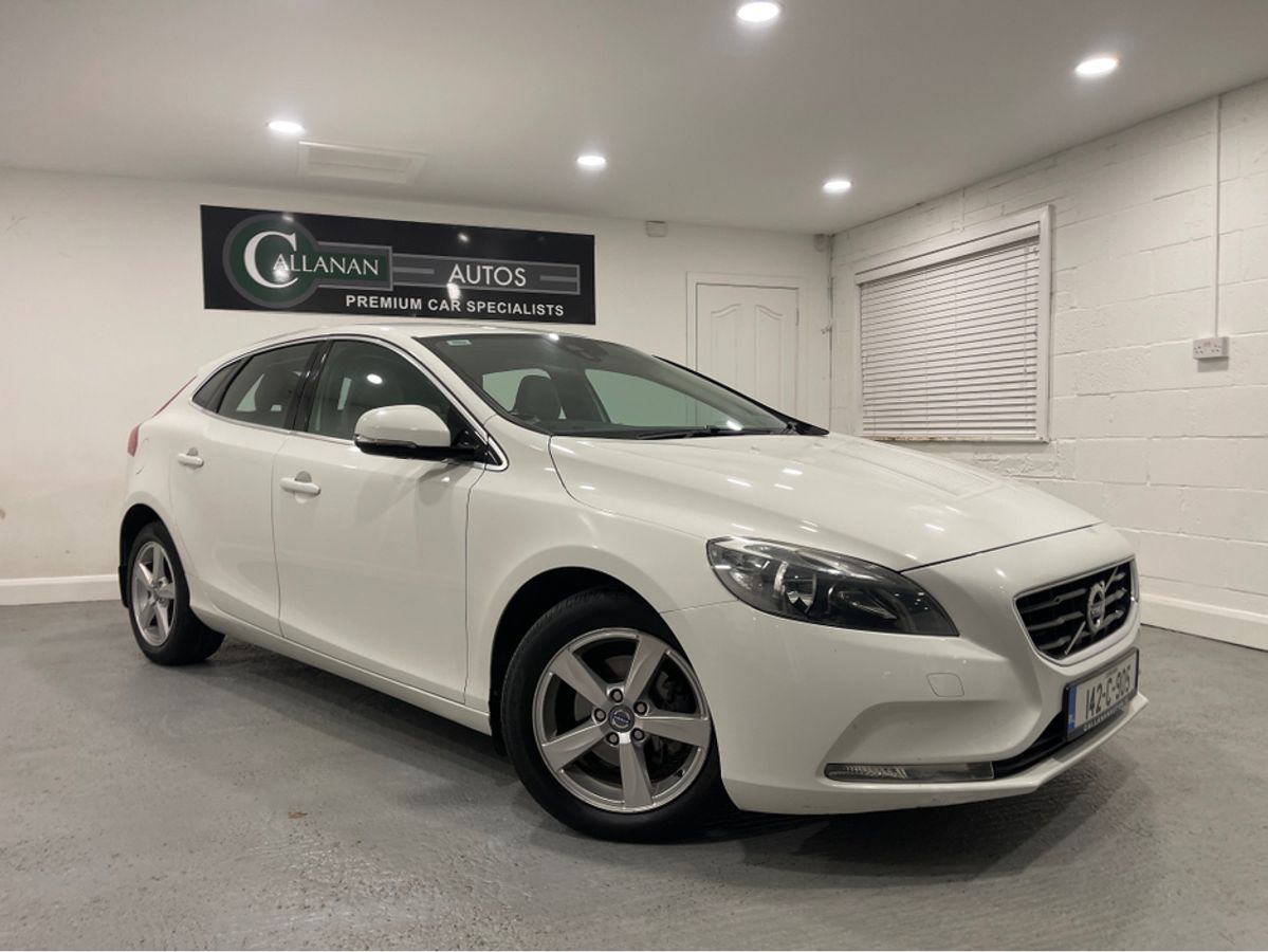 Used Volvo V40 2014 in Louth