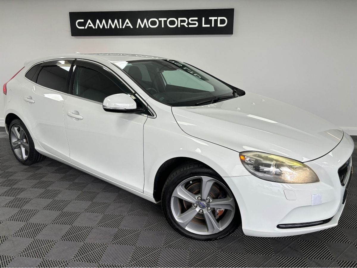 Used Volvo V40 2013 in Dublin
