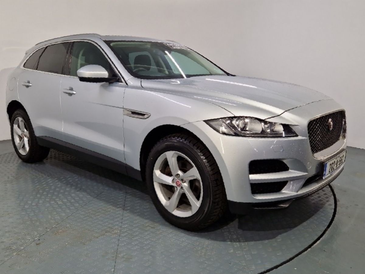 Jaguar F- PACE Chequered Flag RWD 180BHP