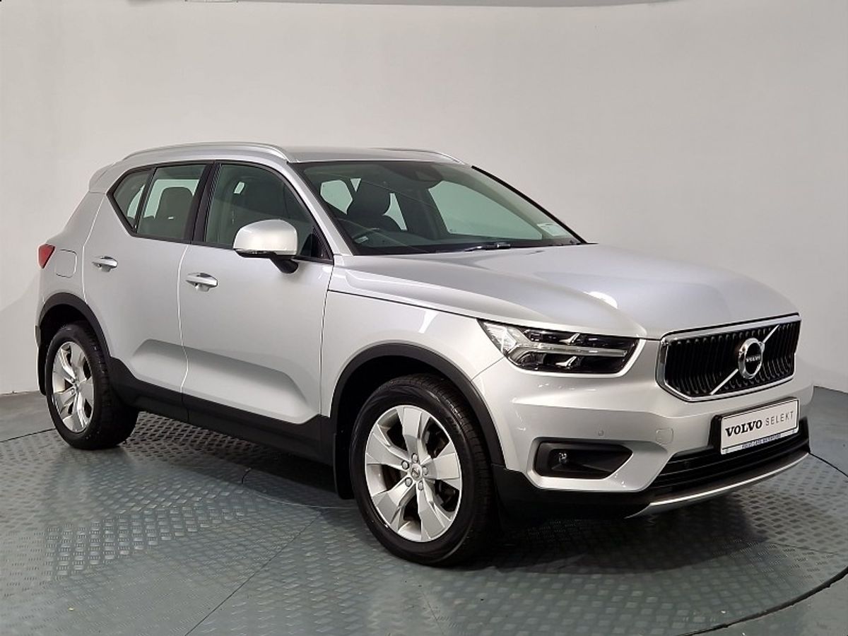 Volvo XC40 D3 MOMENTUM AUTO