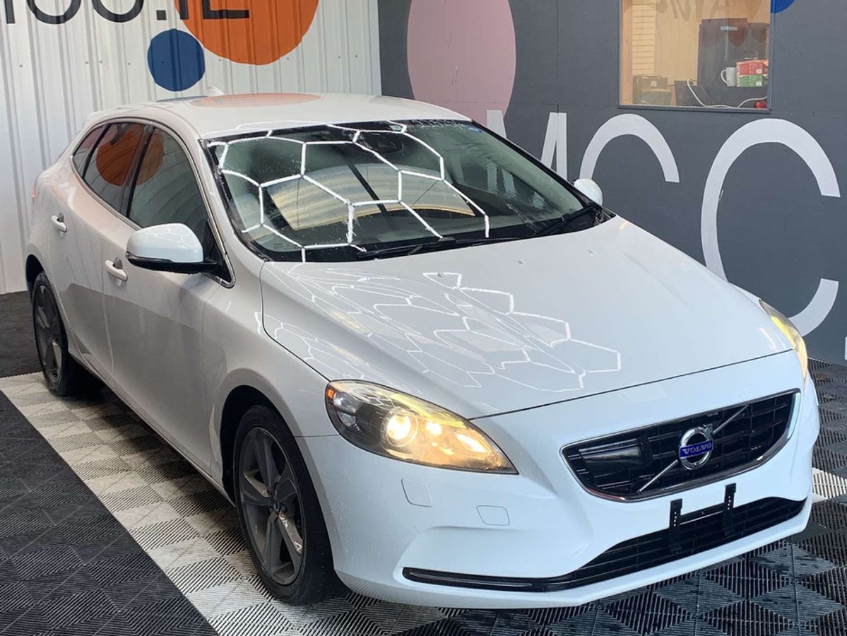 Used Volvo V40 2013 in Dublin