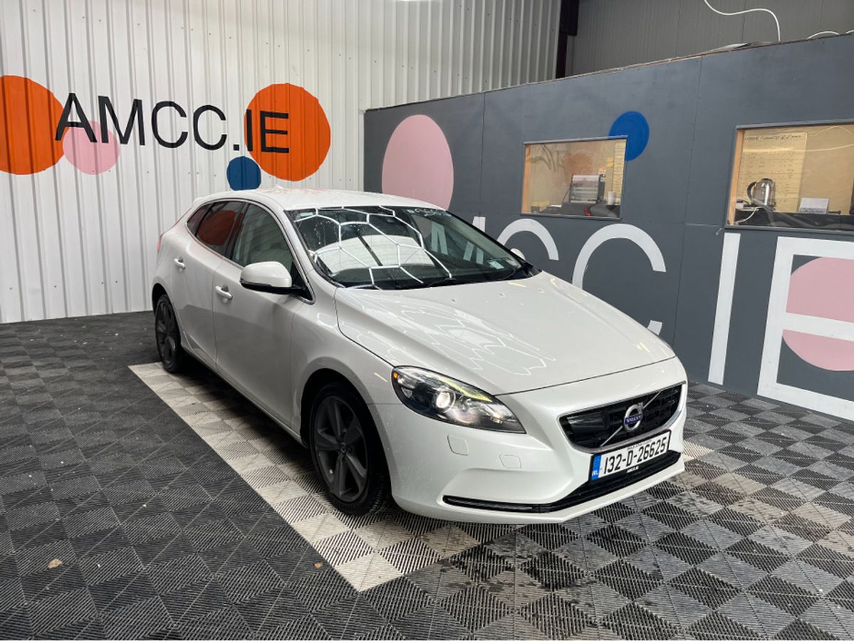 Used Volvo V40 2013 in Dublin