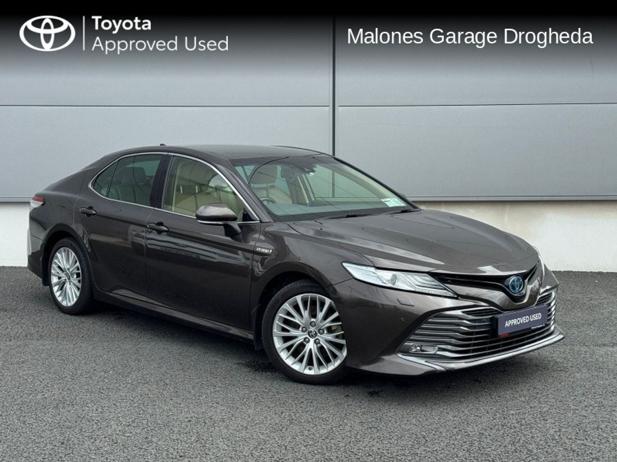Used Toyota Camry 2021 in Louth