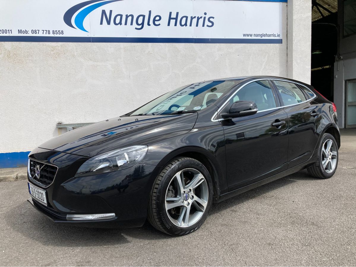 Used Volvo V40 2016 in Dublin