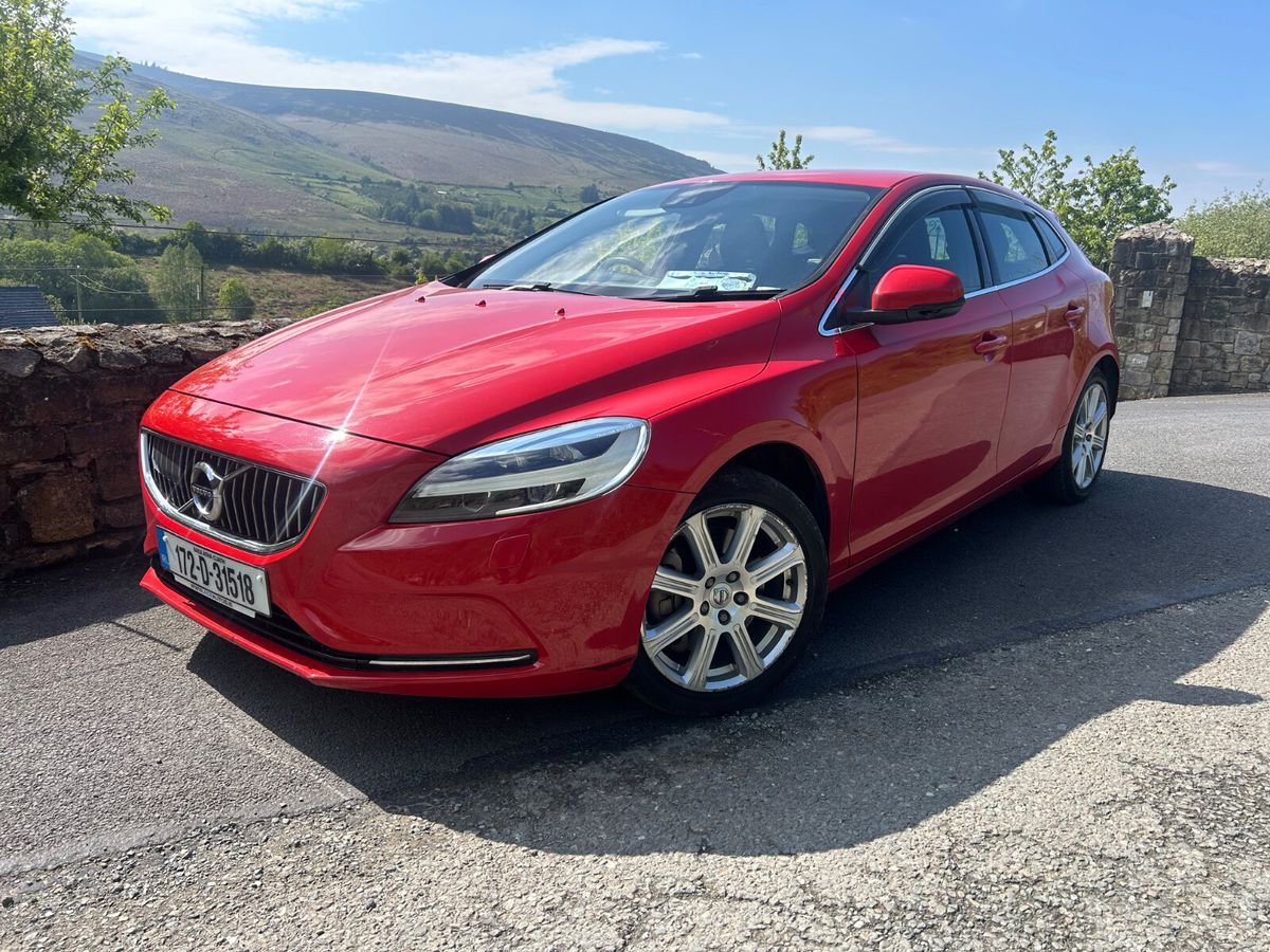 Used Volvo V40 2017 in Dublin